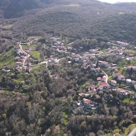 Σπίτι διακοπών Picturesque Double Flat Country House *