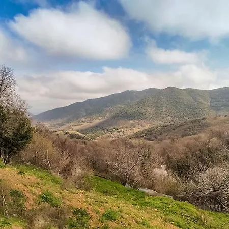 Σπίτι διακοπών Picturesque Double Flat Country House *